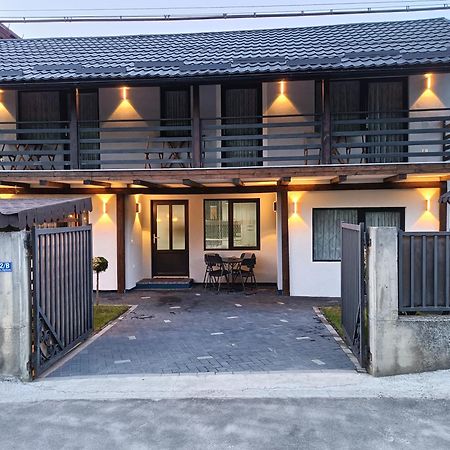 Отель Casa Valentina Вишеу-де-Сус Экстерьер фото